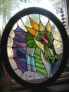 Витраж на стекле дракон