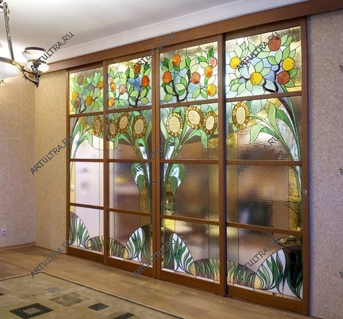 Раздвижные витражные двери